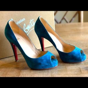 Blue suede platform pumps
